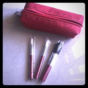 NWOT Sephora adorable red travel brush set